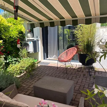 Апартаменти La Cuisine D'ete De Beaunamour *